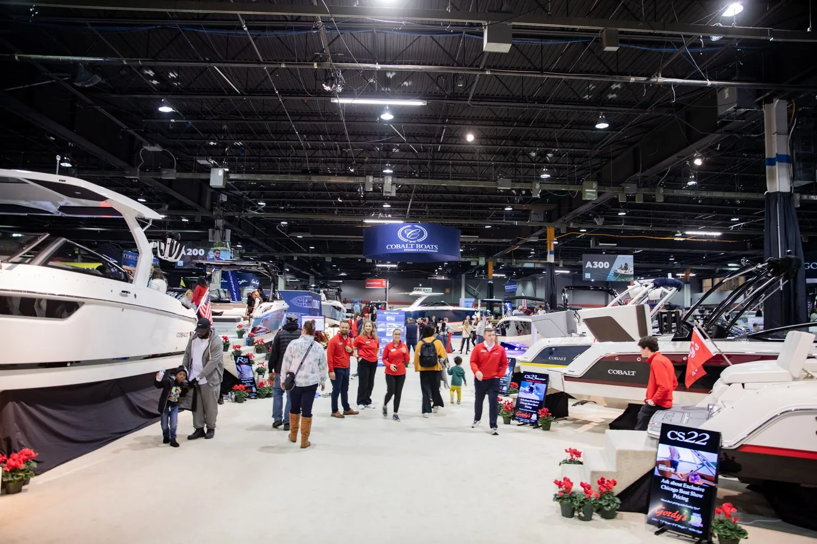 Crowds on the floor of the Chicago Boat Show